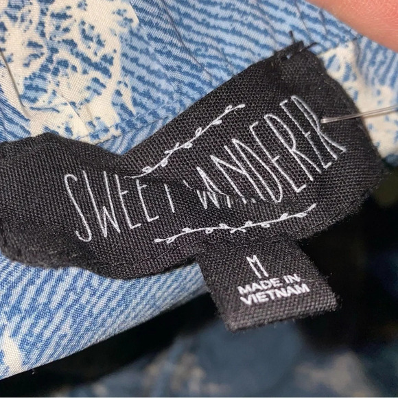 Sweet Wanderer Denim Chambray Style Off Shoulder Top Blouse Sz M - Picture 3 of 3